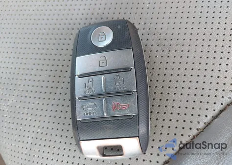 2016 Kia Sedona Lx z USA, uszkodzony, nr VIN KNDMB5C16G6211594